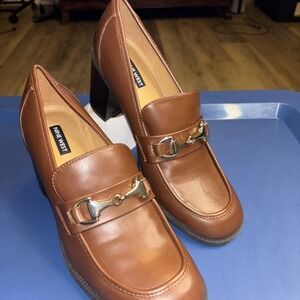 Women's Nine West Brown Heeled Loafer Shoe Size 10.  Fashion And Comfort